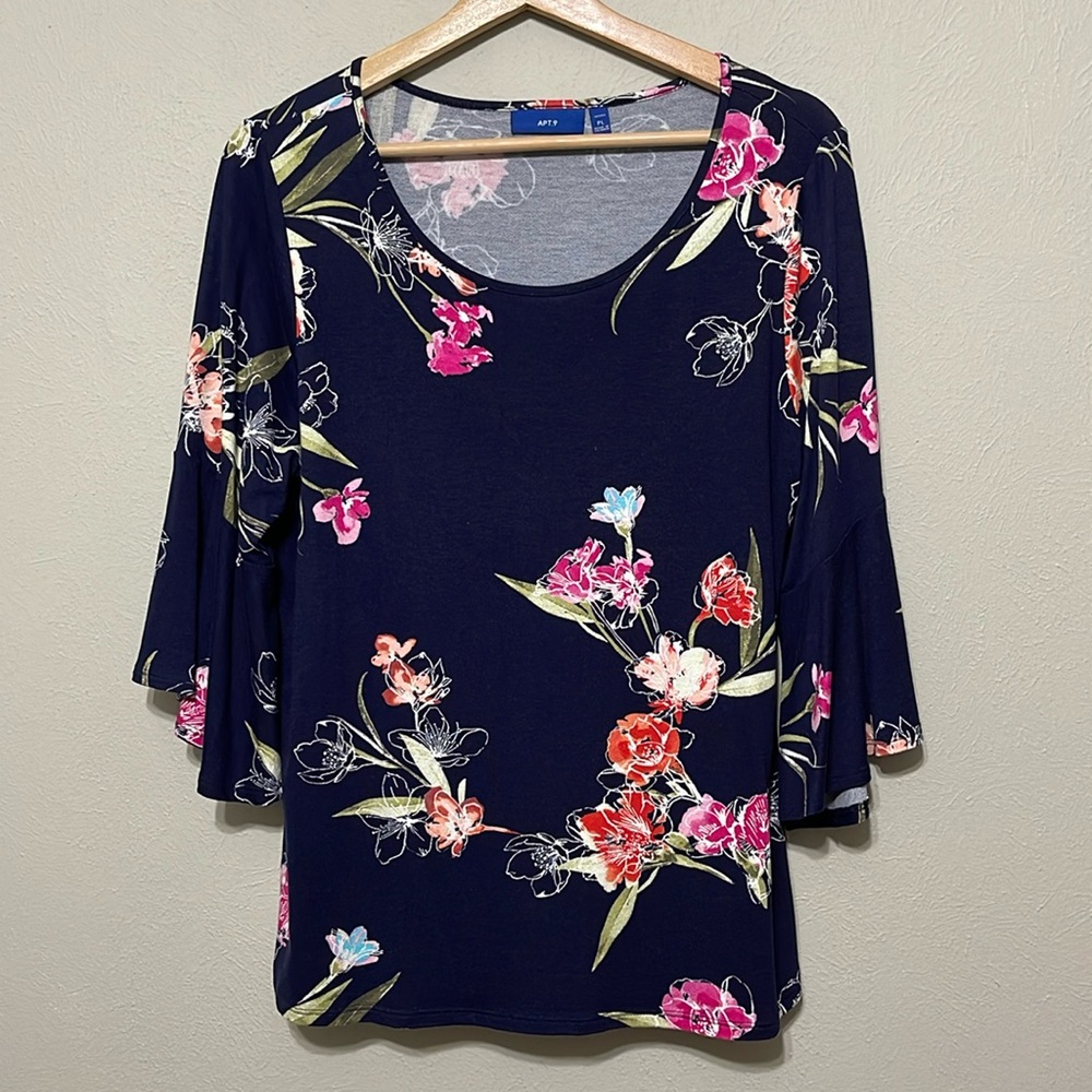 APT.9 scoopneck top Petite L, navy background and floral print, bell sleeves.